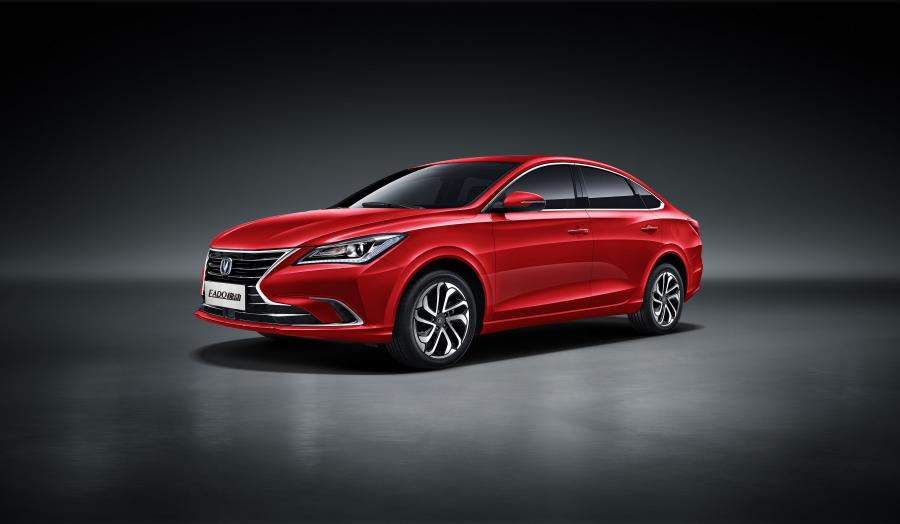  ChangAn Eado 2018 года  (фото 1 из 23)